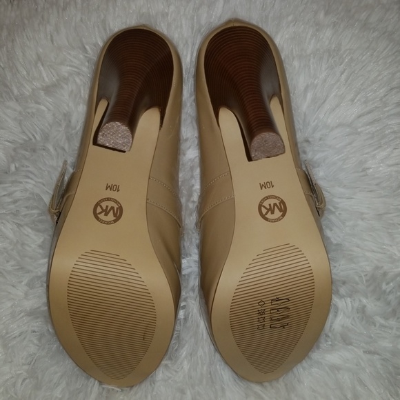 Michael Kors patent leather peeptoes w/ wood heel - Picture 3 of 4